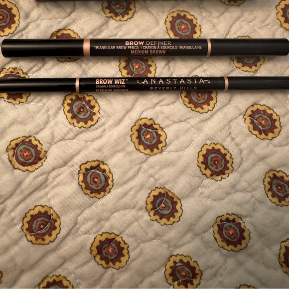 NWT: 2 Anastasia Beverly Hills Eye Brow Pencils:Medium Brown - Picture 1 of 9